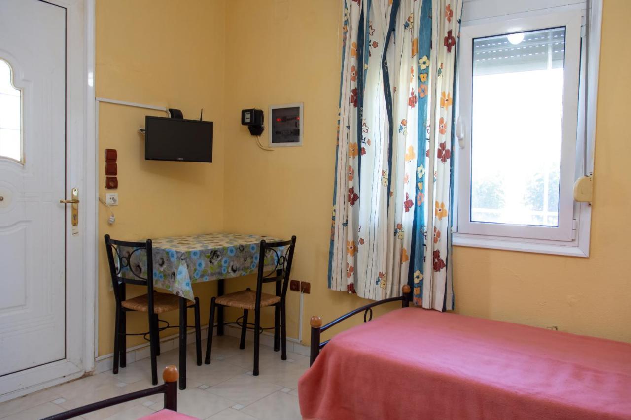 Agali Beach Pansion Mármaron Kültér fotó